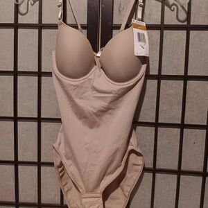 Flexees Seamless Nude Shaping Bodysuit with Underwire Support 34A NWT